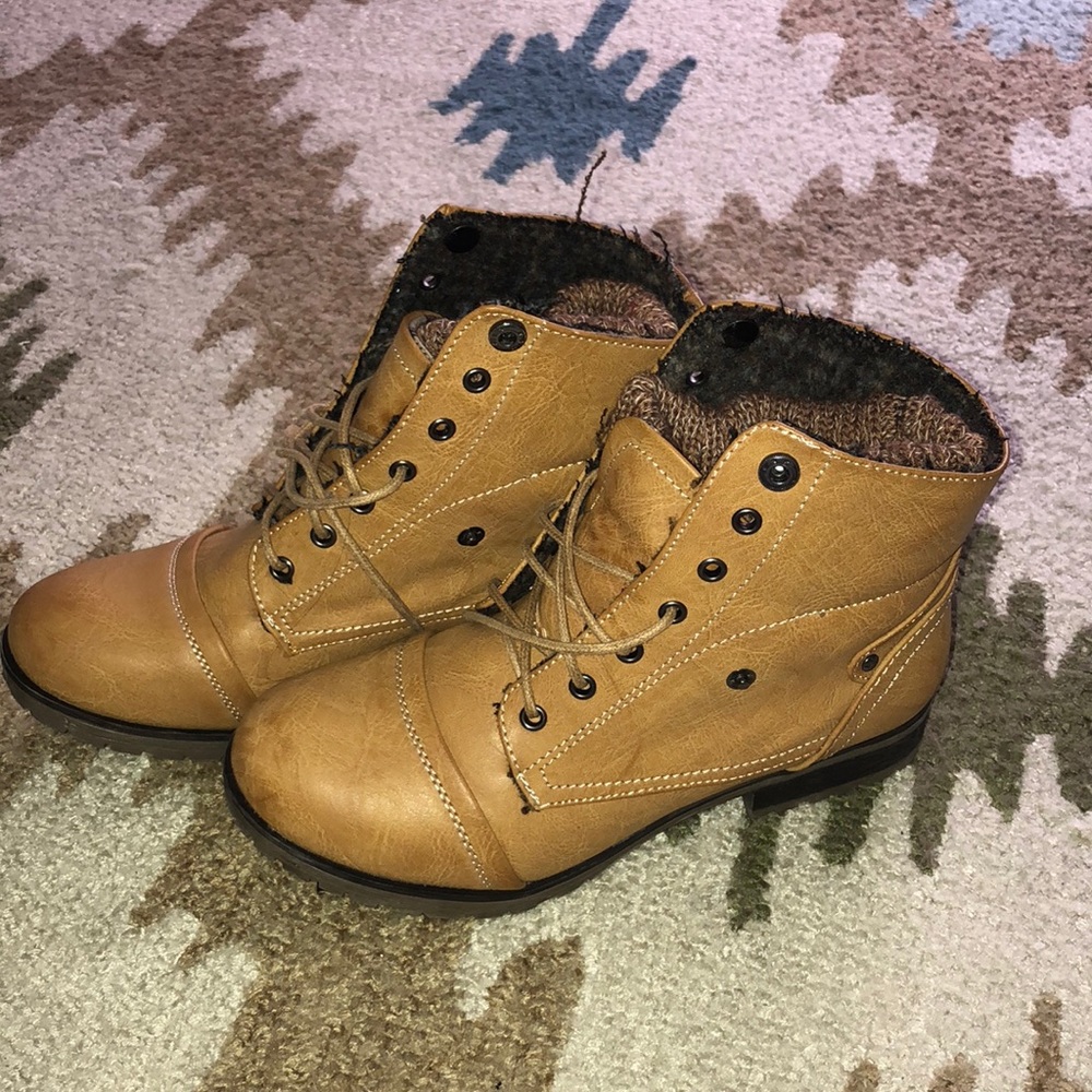 Convertible combat boots